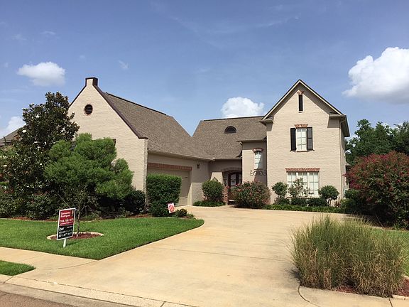 2nd image of 409 Summerville Dr