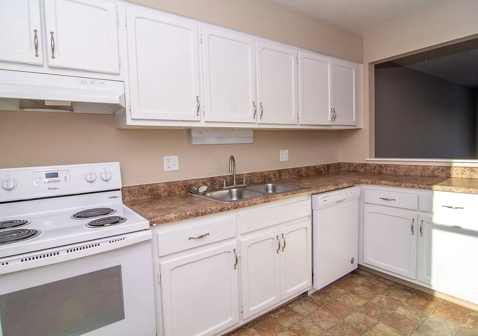 Whispering Pines Townhomes — Photo 3