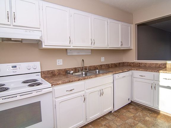 3rd image of 556 N 88th Plz #8826W