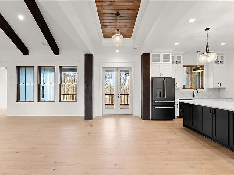 3255 Tanners Mill Rd — Photo 16