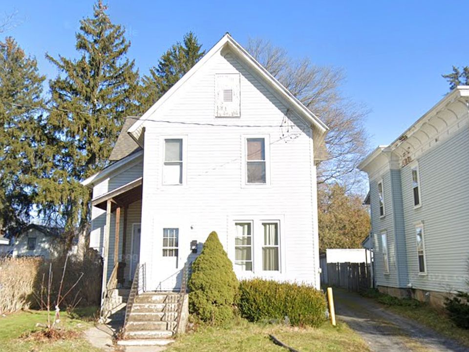1st image of 11 Rickard St APT 1