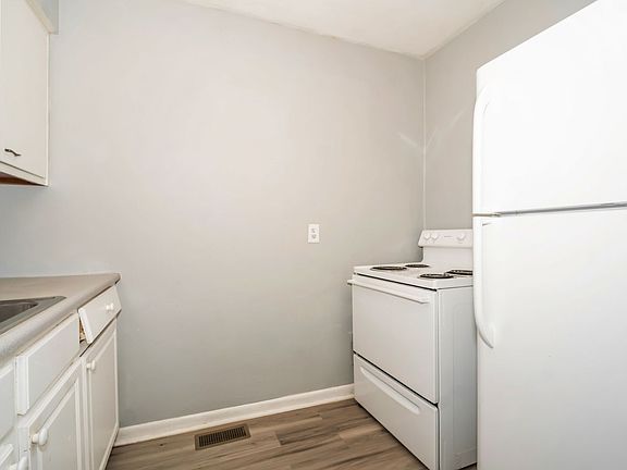 4th image of 3136-3140 Hassler St