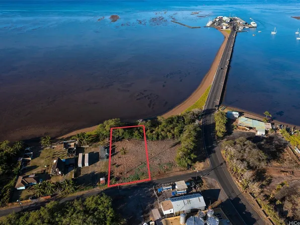 28 Beach Pl, Kaunakakai, HI 96748