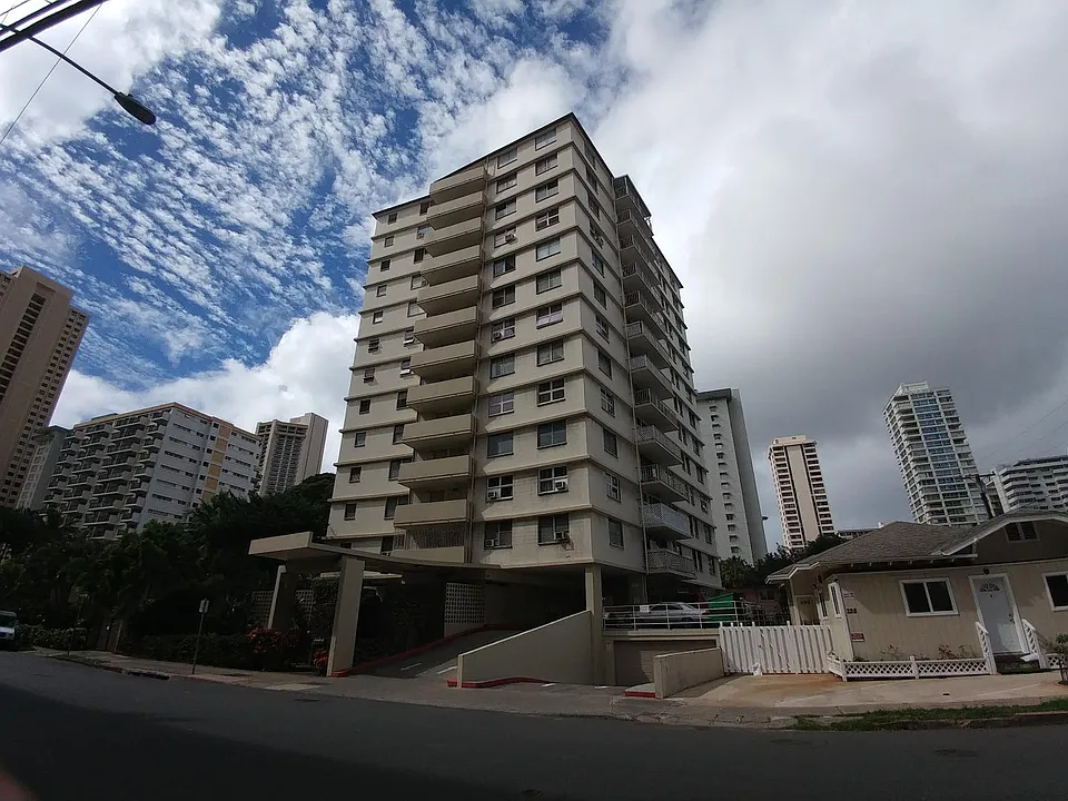 222 Liliuokalani Ave
