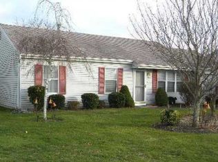 62 Meadow Ct, Manorville, NY 11949