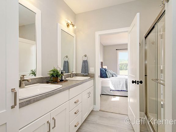 5th image of 661 Stonebriar Cir #3