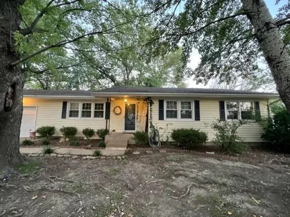 112 6th St, Saint Paul, KS 66771