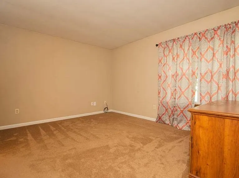 1108 Glendale St — Photo 11