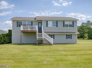 490 Bay Lake Dr, Chocowinity, NC 27817