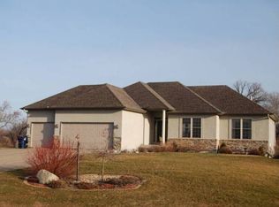 1520 Zumbro Ct, Shakopee, MN 55379