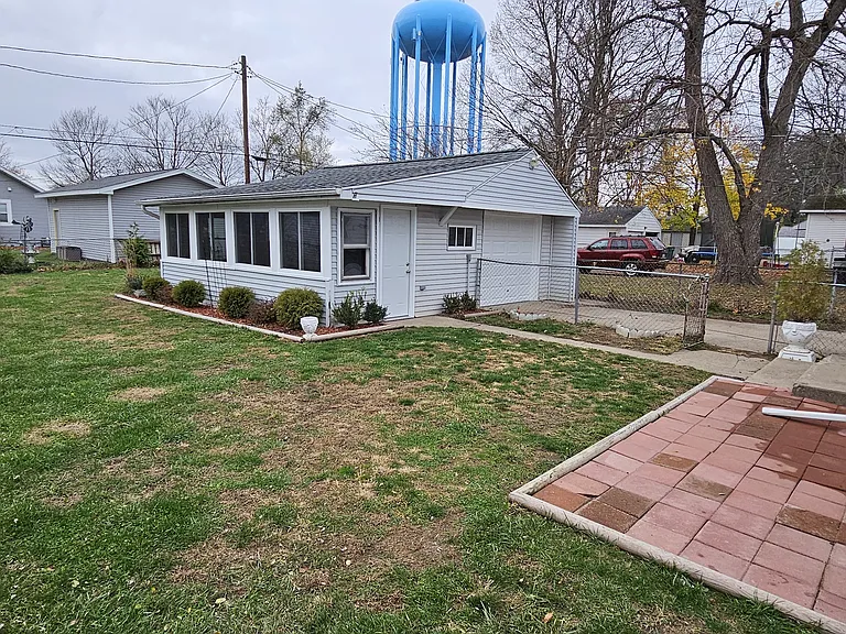 111 Broadway Blvd — Photo 3