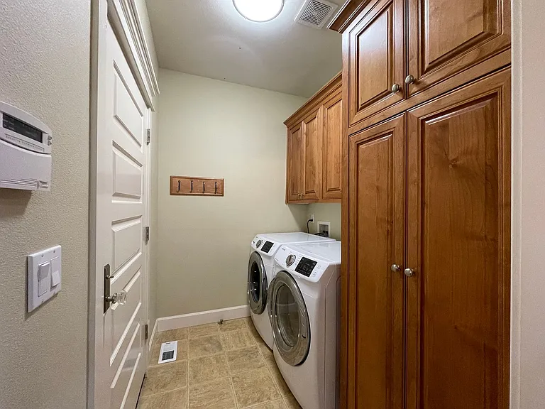 11234 SW Maypark Ct — Photo 35
