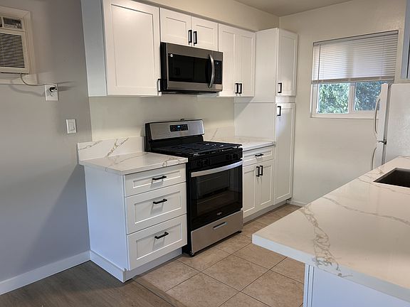 4th image of 7010 Jordan Ave #2-1