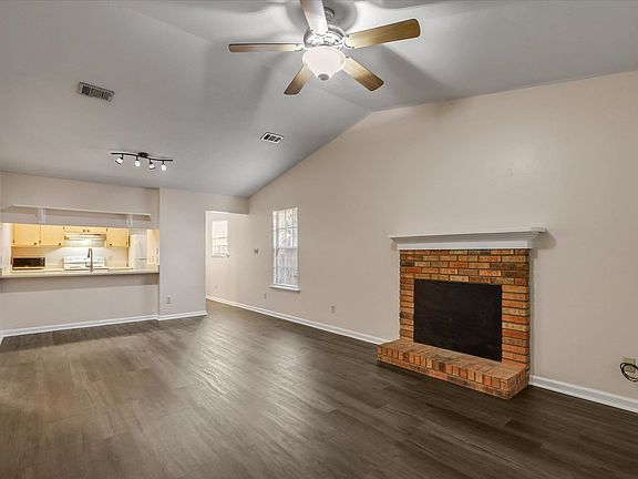 3rd image of 1901 Gina Dr #B