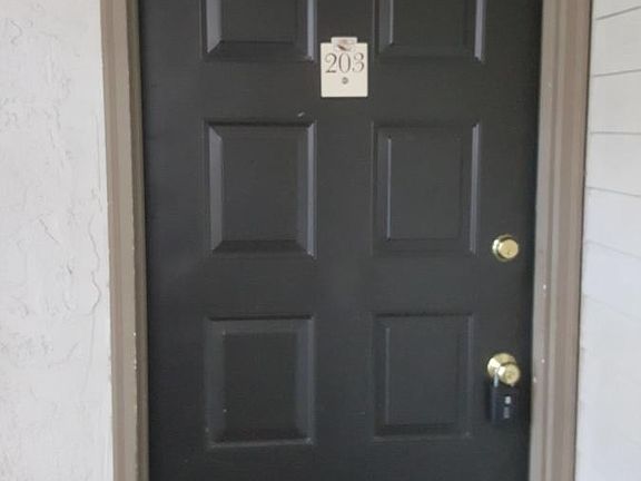 2nd image of 10419 NE 32nd Pl APT E203