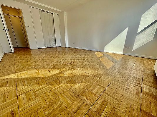 4th image of 525 E 82nd St APT 10F