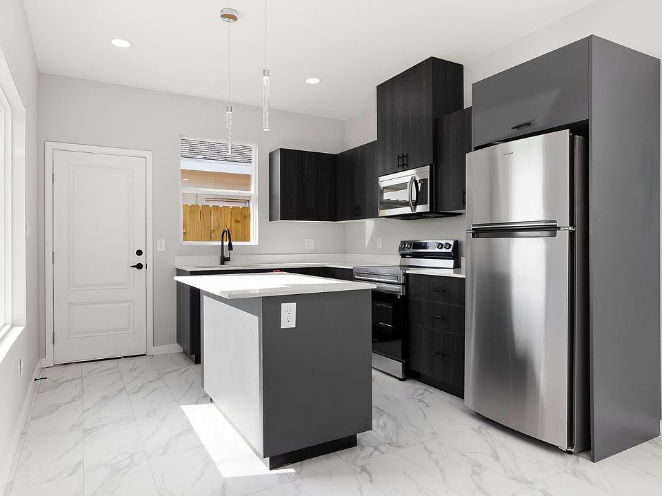 1st image of 913 N Woodson Ave #3