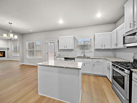 4th image of 4311 SW Bison St