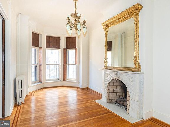 3rd image of 2738 Saint Paul St