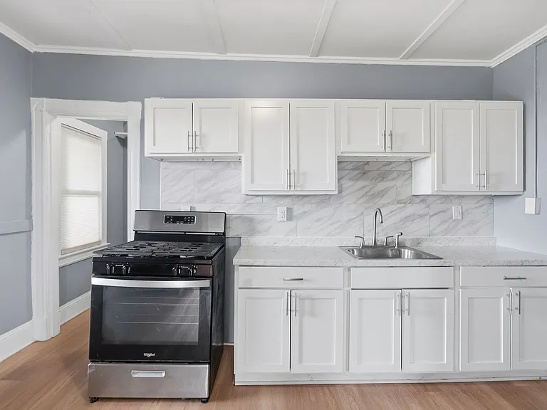 92 Woodside Terrace — Photo 3