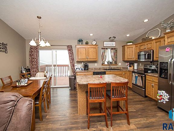 3rd image of 408 S Tessa Ave
