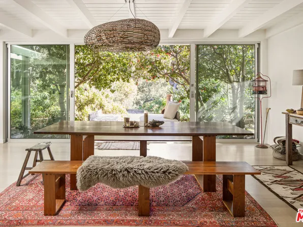 830 Brooktree Rd, Pacific Palisades, CA 90272