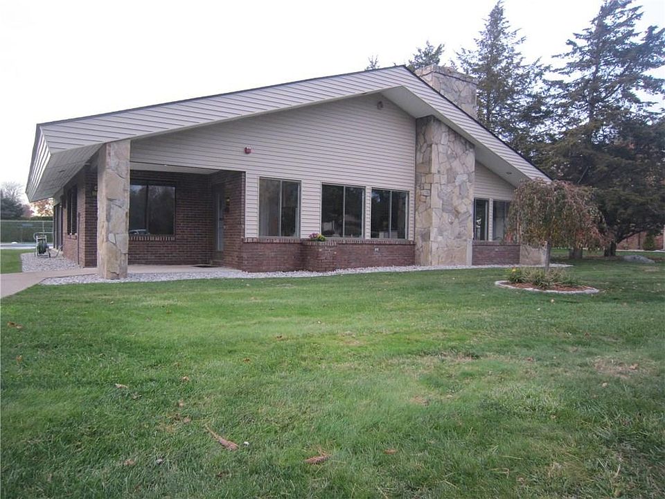 2nd image of 196 Old River Rd #6-135