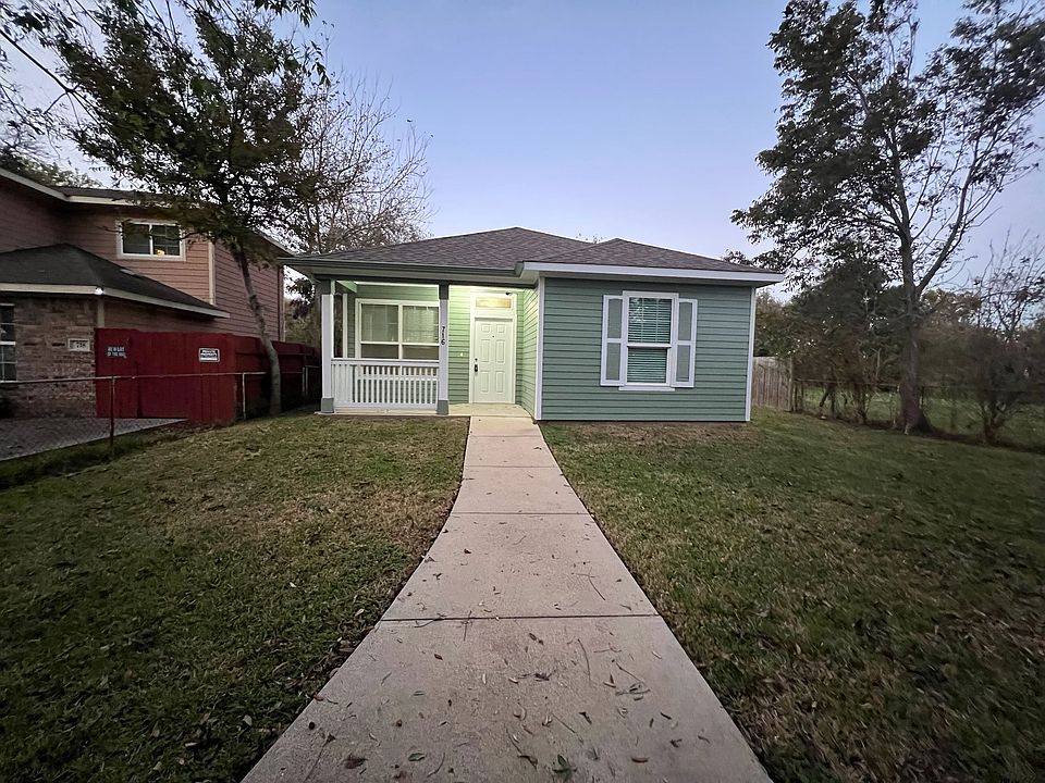 1st image of 716 1st Ave N