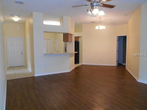 4th image of 832 Barrister Dr