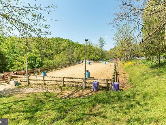 4th image of 7613 Dogwood Rd