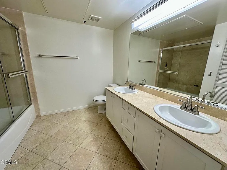 80 N Raymond Ave #108 — Photo 15