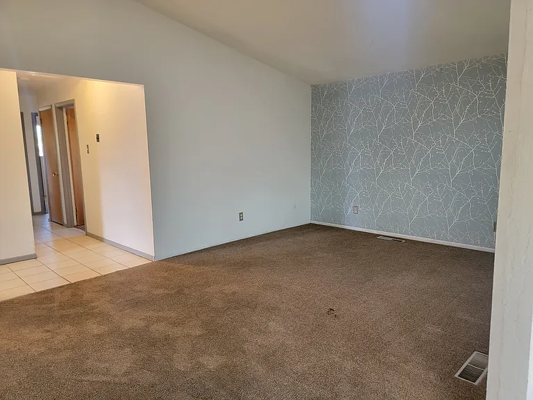 11424 Faye Ave NE — Photo 5
