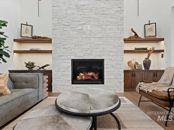 993 S Waning Ln, Eagle, ID 83616