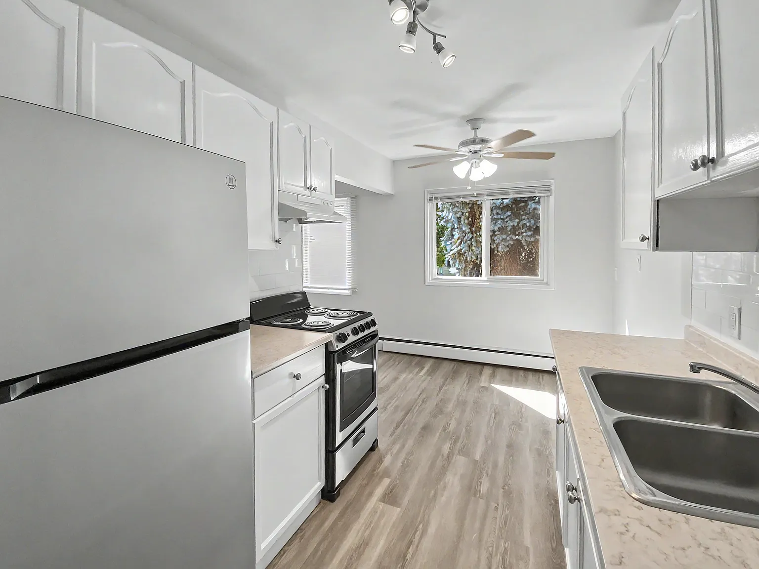 Centre 110 Apartments — Photo 1