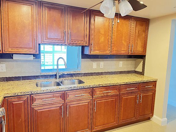 4th image of 301 SE 3rd Street #606