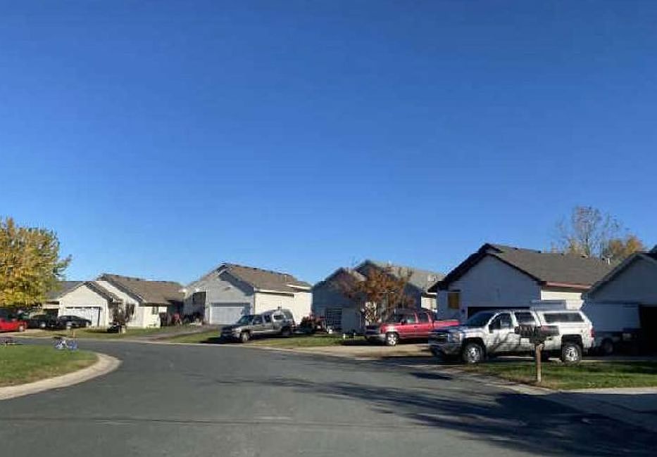Exterior Neighborhood (street photo)