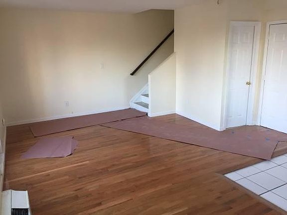 2nd image of 16526 Clinton Ter Floor 1
