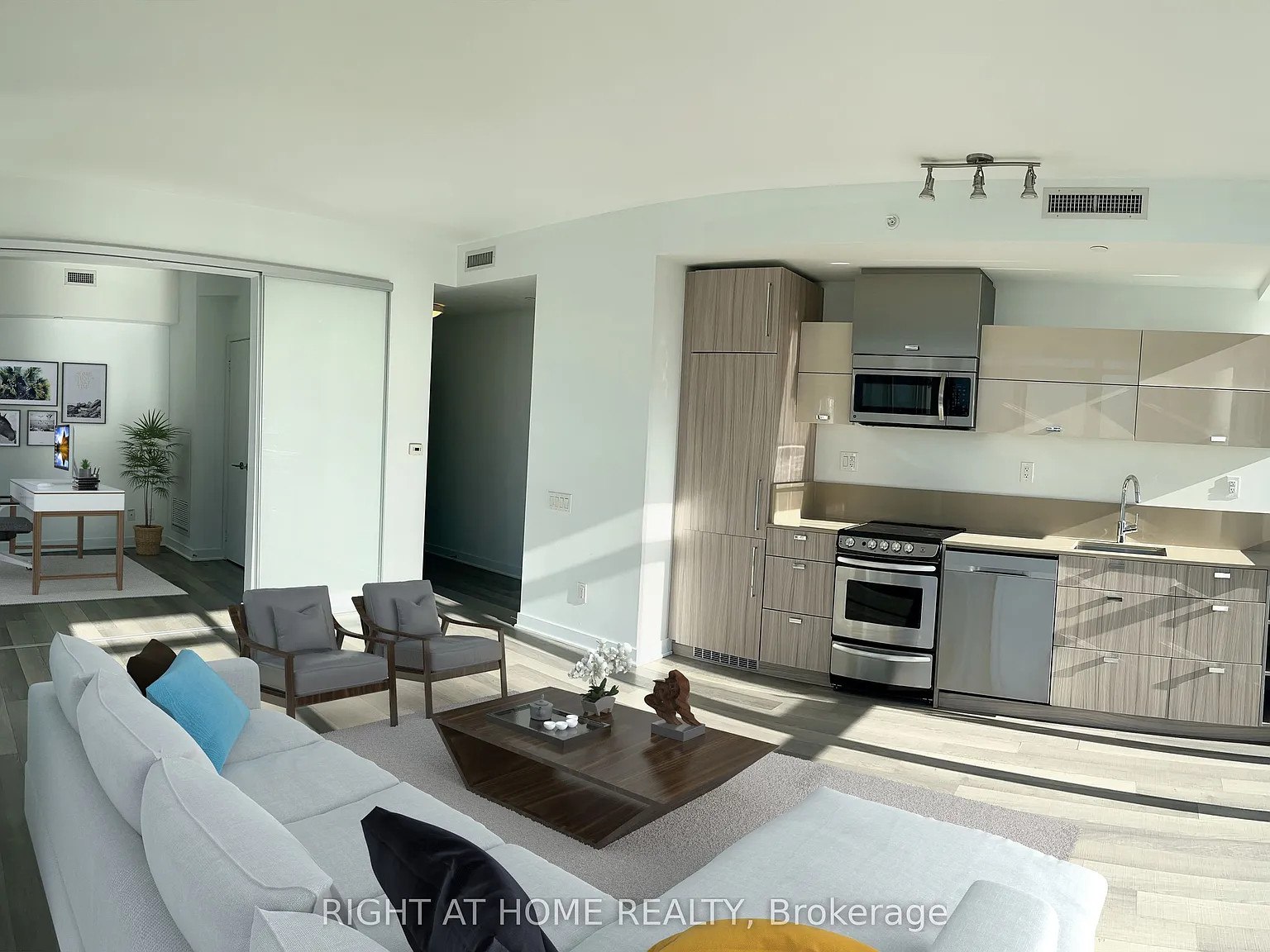 The Bond Condos — Photo 3