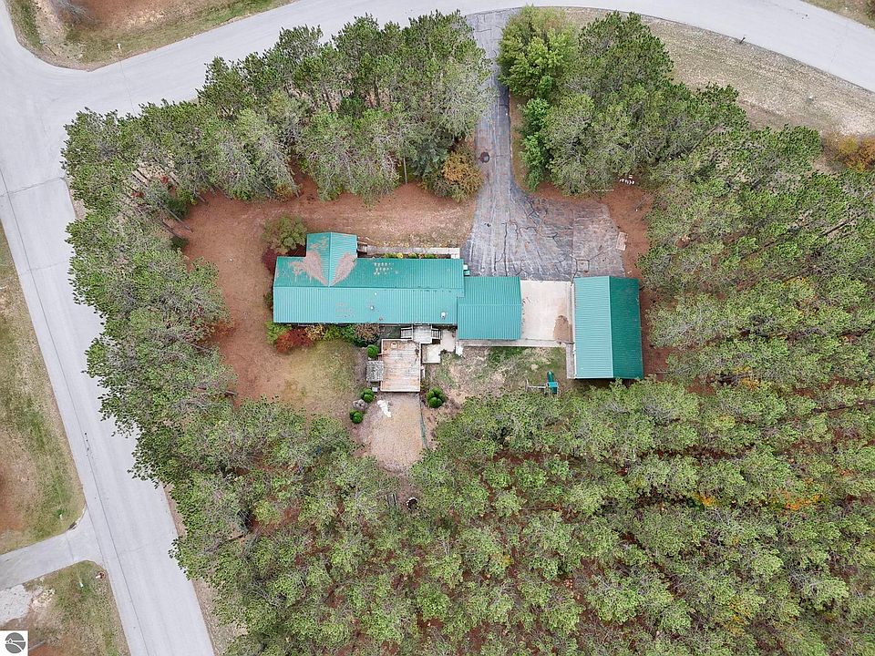 2853 Lakes North Dr, Interlochen, MI 49643 Zillow