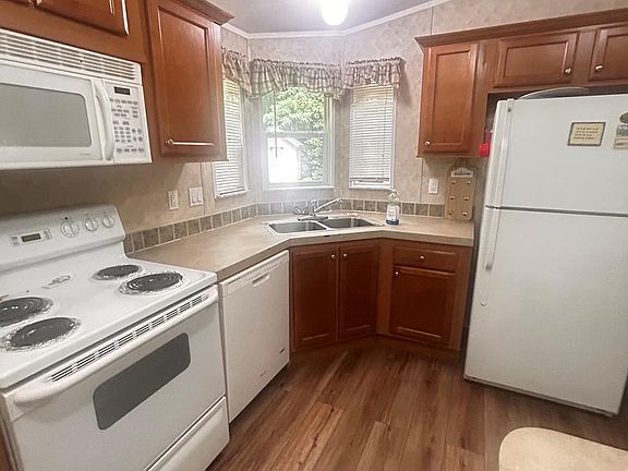 2nd image of 456 Woodland Hills Dr