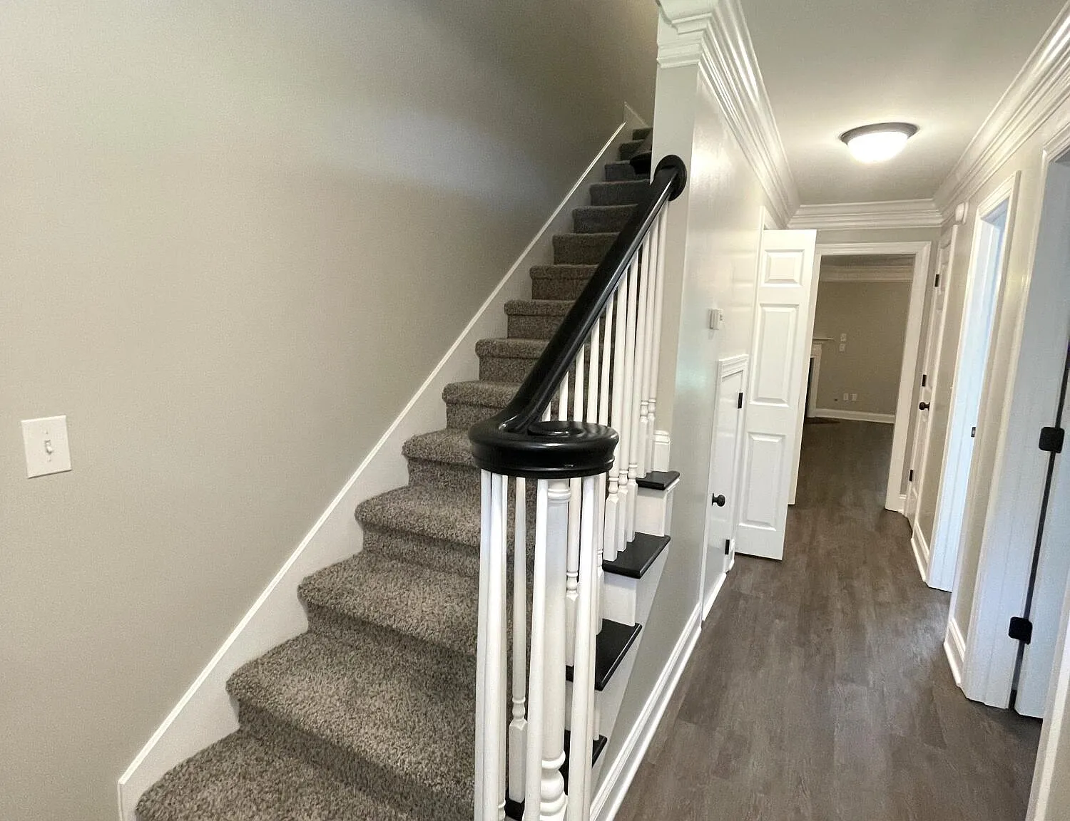 3 bed, 2.0 bath, 1180 sqft, $2,050 — Photo 4