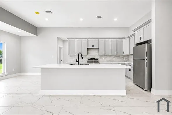 508 Georgia Ave — Photo 11
