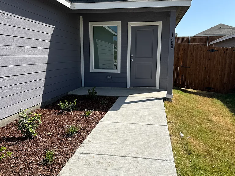 1809 Mallen Farm Rdg — Photo 2