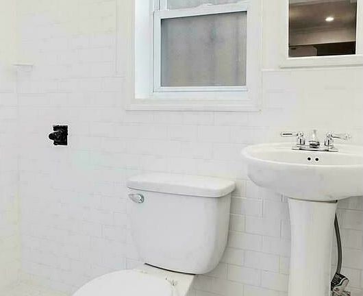 5th image of 402A Bainbridge St #1