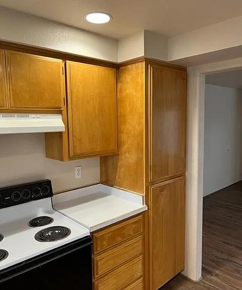 901 Rebecca Dr — Photo 17