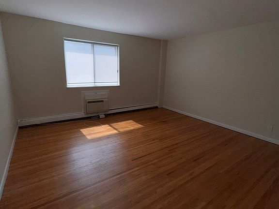 4th image of 2401 East Ave #C
