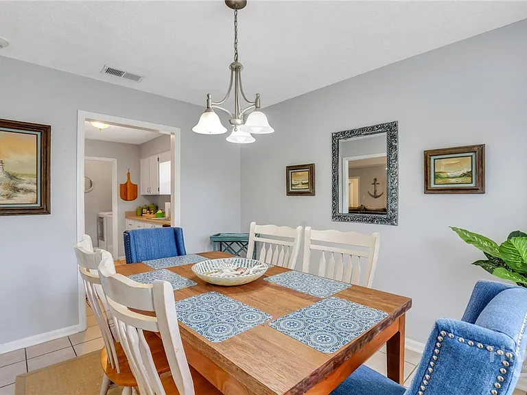 10 Wyckfield Ct — Photo 7