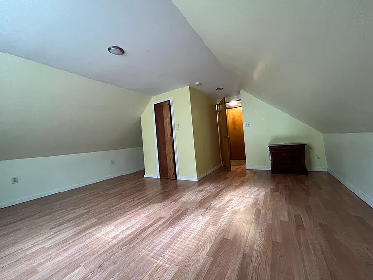 23 Home Ave — Photo 16