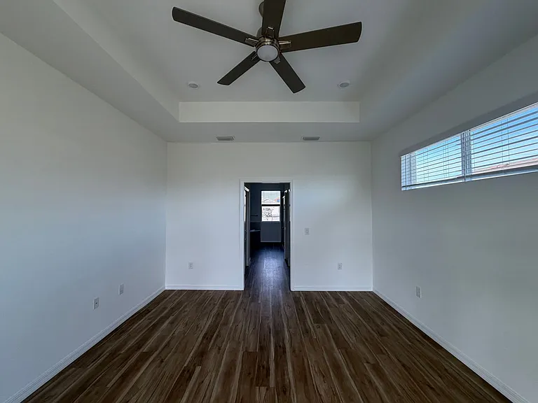 18418 Wintergarden Ave — Photo 10
