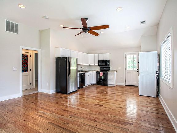 3rd image of 1770 Valentia St